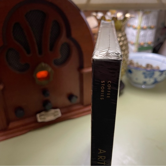 Starbucks Art + Coffee NWT Table Book - Picture 3 of 5